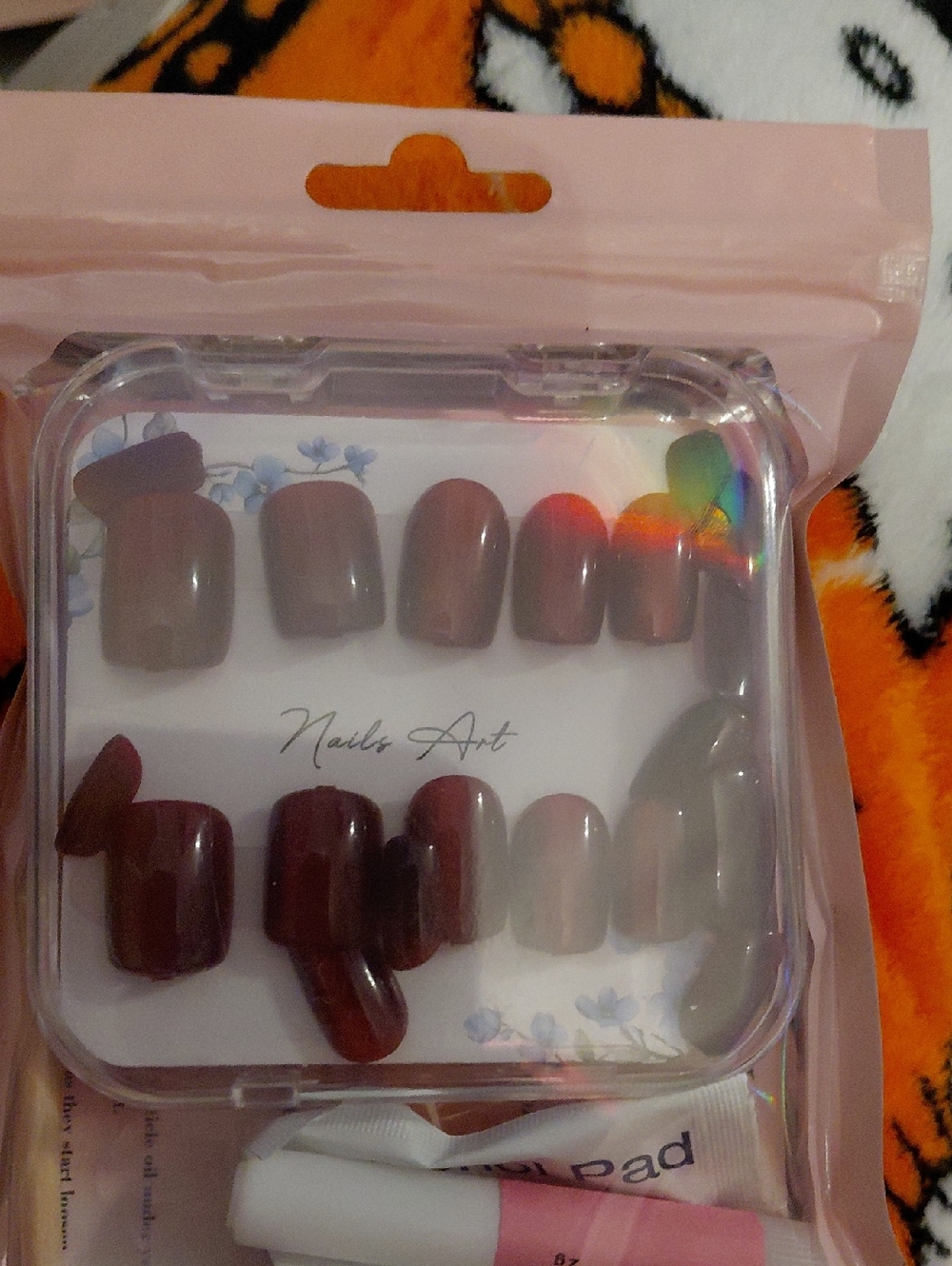 Press-On Nail Set in Cat Eye Dark Red
